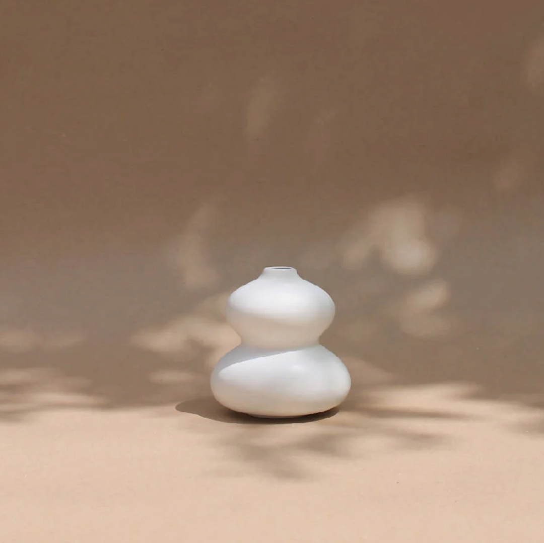 Mini Olio Vase in Black or Ivory