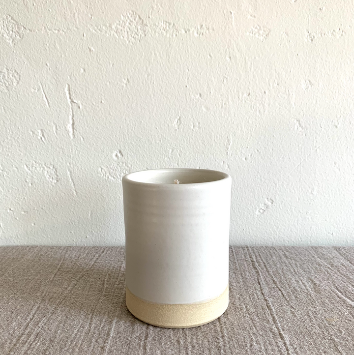 DOMAIN Ceramic Cedar + Vanilla Candle - Black or White