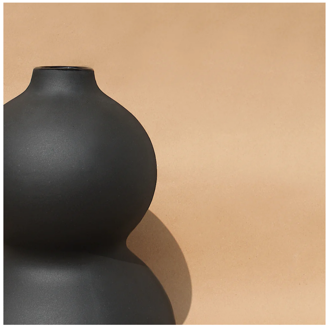 Big Olio Vase in Black or Ivory